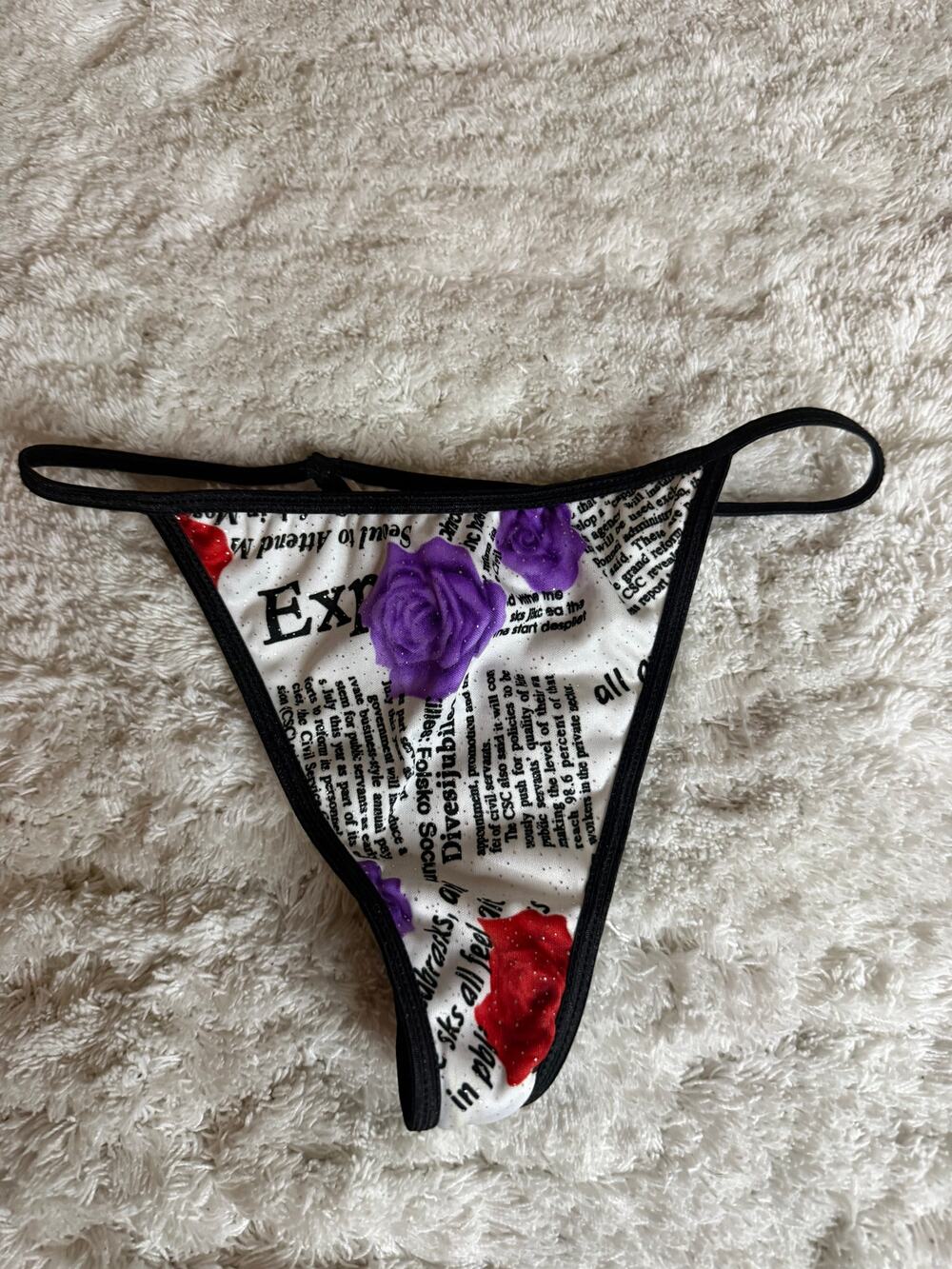 NWOT Planet Lingerie Newspaper Rose Print Thong Panties Size M/6 Vintage Y2K